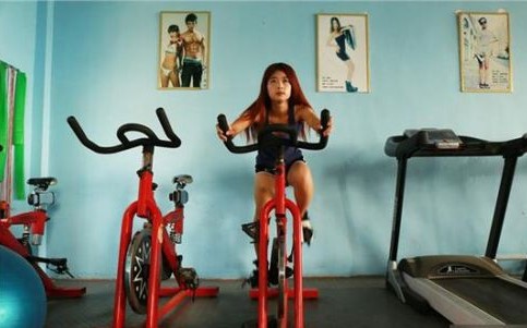 女神夏艳三年减掉90斤