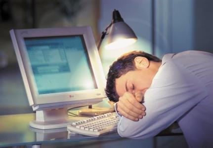 六成人晚上舍不得睡