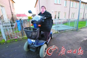 英胖母女每年拿32万元救济 不愿减肥工作