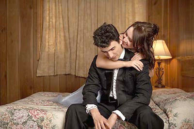 男人沉默的背后