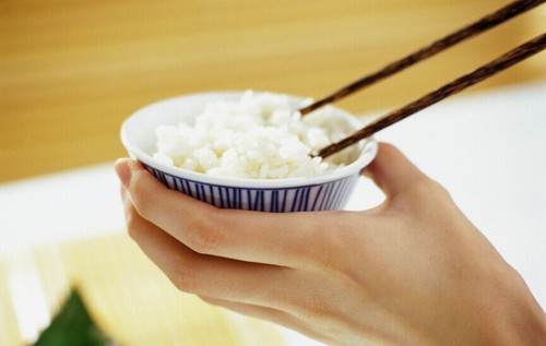 网传吃冷米饭能减肥 专家：减肥没有捷径