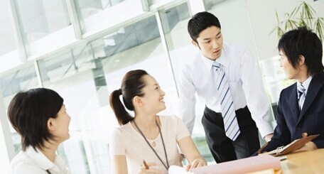 几招方法，内向的人也能在职场混得很好