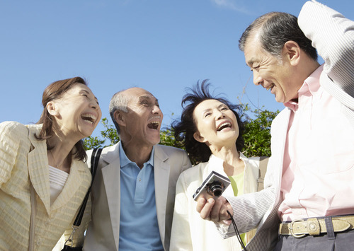 老人幸福生活先迈过4道坎