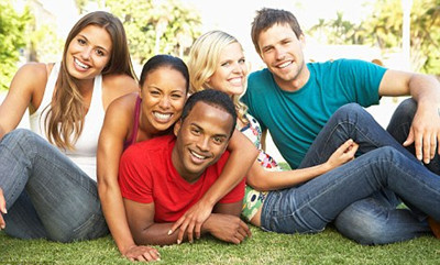 英国调查公司发现29岁朋友最多