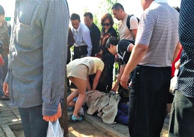 公交司机猝死前脚踩刹车停路边 系急性心肌梗死