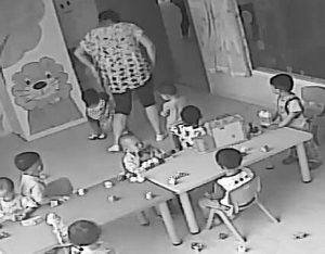 三龄童早教中心被“关禁闭”10秒钟后翻窗坠楼