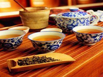 夏季减肥妙招：中药茶饮+淡盐水