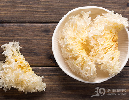 秋季润肺：选购银耳有窍门