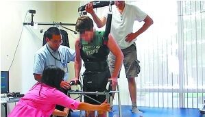 脑电波让瘫痪者重新站起来